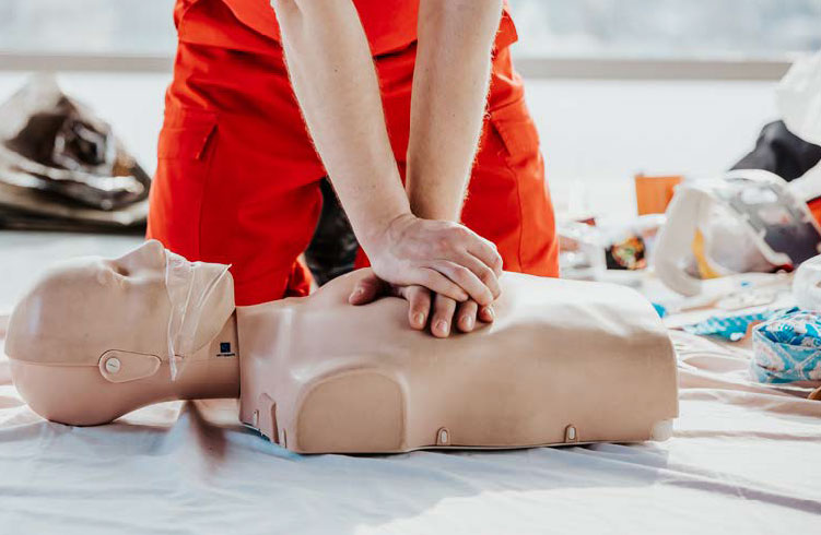 دورات الإنعاش القلبي الرئوي (BLS)